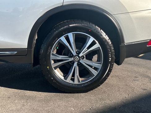 Used 2017 Nissan Rogue SL image 27