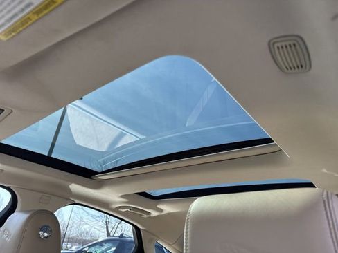 Used 2018 Jaguar XJ R-Sport image 12