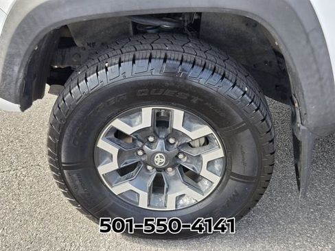 Used 2021 Toyota Tacoma TRD Off-Road w/ Technology Package AWD/4WD image 17