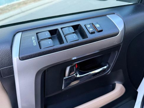 Used 2015 Toyota 4Runner SR5 image 41