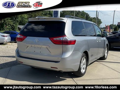Used 2017 Toyota Sienna LE FWD image 7