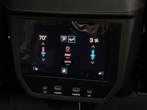 New 2026 GMC Yukon AT4 Ultimate AWD/4WD image 9