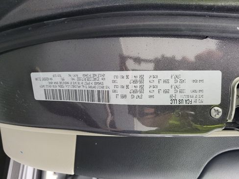 Used 2020 Chrysler Voyager Lxi FWD image 33