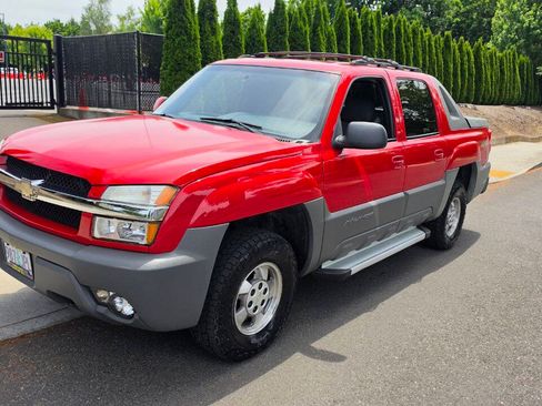 Used 2002 Chevrolet Avalanche 4x4 image 1