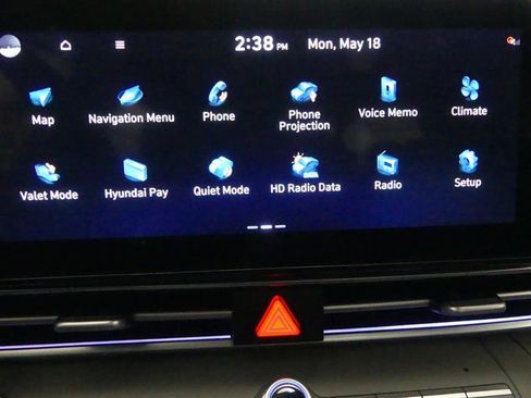 Used 2025 Hyundai Elantra SEL FWD image 13