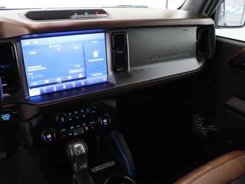 Used 2023 Ford Bronco Outer Banks image 18
