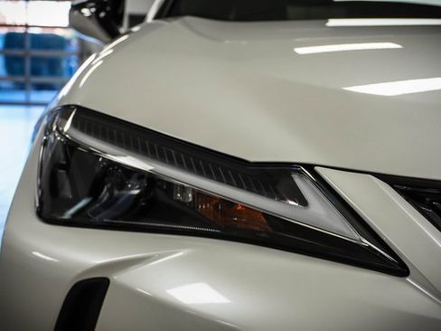 Certified 2024 Lexus UX 250h FWD image 29