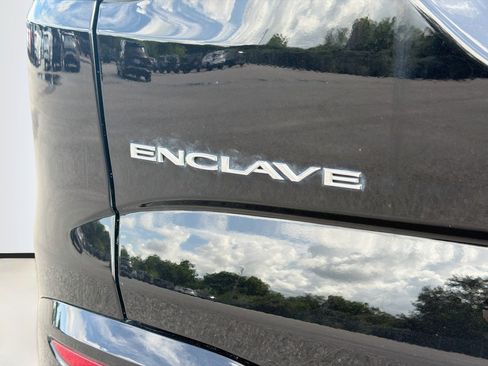 Used 2024 Buick Enclave Avenir w/ Avenir Technology Package FWD image 11