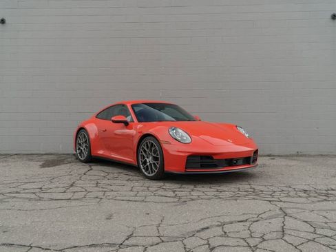 Certified 2025 Porsche 911 Carrera RWD image 9