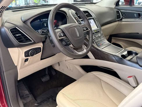 Used 2019 Lincoln Nautilus Reserve image 11