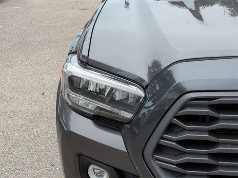 Used 2020 Toyota Tacoma TRD Off-Road w/ TRD Premium Off Road Package image 10