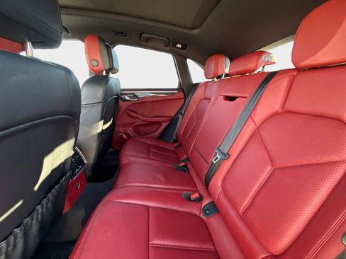 Used 2024 Porsche Macan image 15