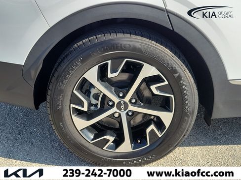 Certified 2024 Kia Sportage EX FWD image 9