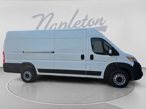 Used 2023 RAM ProMaster 3500 FWD image 3
