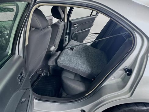 Used 2011 Ford Fusion SE image 28