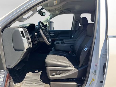 Used 2018 GMC Sierra 3500 SLE w/ SLE Preferred Package AWD/4WD image 10
