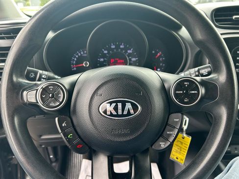 Used 2015 Kia Soul FWD image 10