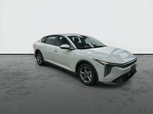 Used 2025 Kia K4 FWD image 5