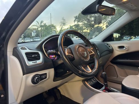 Used 2021 Jeep Compass Latitude image 33