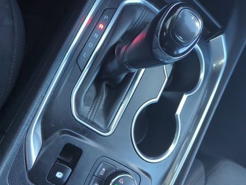 Used 2020 Chevrolet Traverse LT w/ Driver Confidence II Package image 3