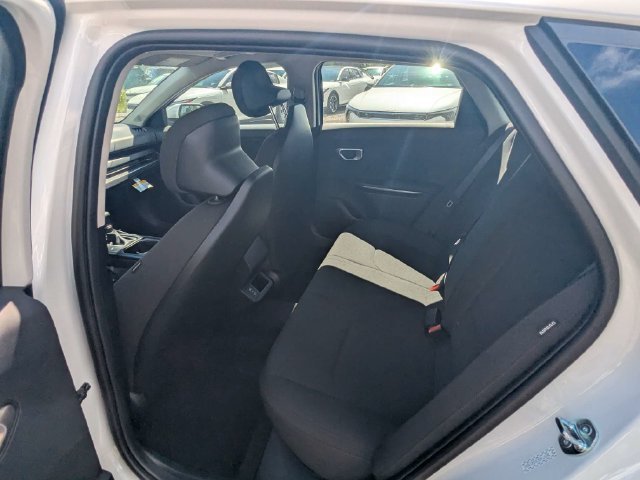 New 2027 Kia K4 FWD image 14