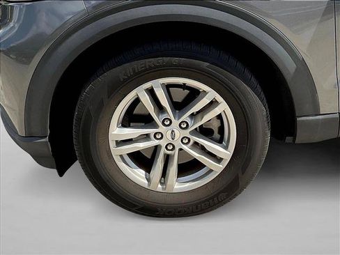 Used 2023 Ford Explorer XLT w/ Equipment Group 202A RWD image 10