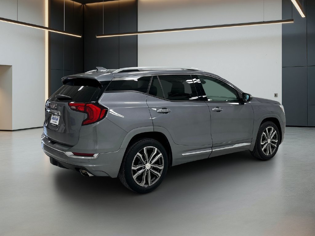 Used 2020 GMC Terrain Denali w/ Denali Premium Package FWD image 6