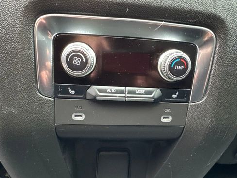 Used 2022 GMC Yukon Denali AWD/4WD image 15