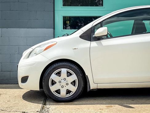 Used 2010 Toyota Yaris 2-Door Hatchback FWD image 6