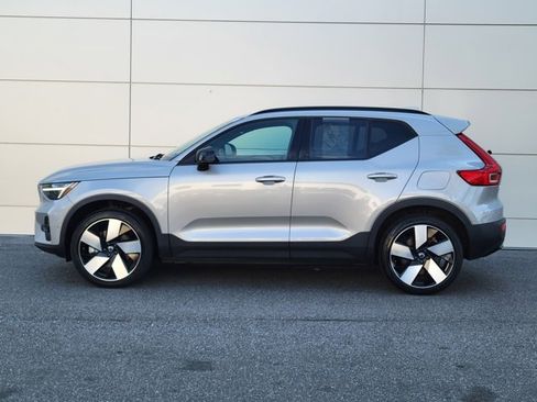 Used 2023 Volvo XC40 Recharge Ultimate image 2
