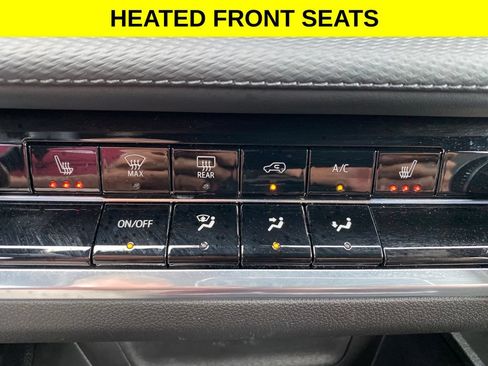 Used 2025 Chevrolet Equinox LT FWD image 11