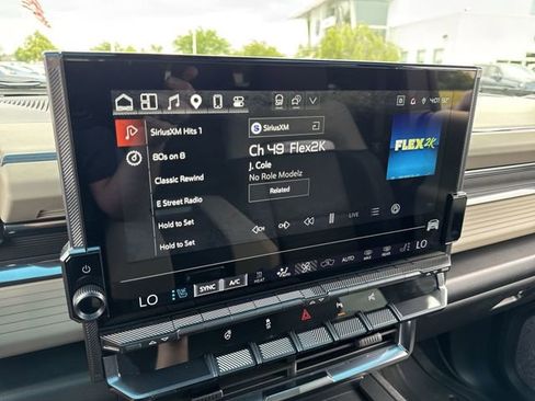 Used 2026 GMC Hummer EV SUV AWD/4WD image 13