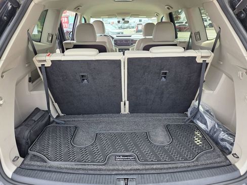 Used 2021 Volkswagen Atlas SE w/ Towing Package AWD/4WD image 9