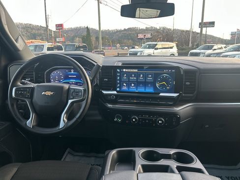 Used 2024 Chevrolet Silverado 1500 LT image 14