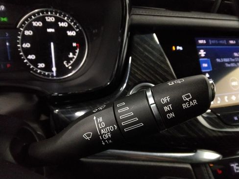 Used 2022 Cadillac XT6 Premium Luxury image 16