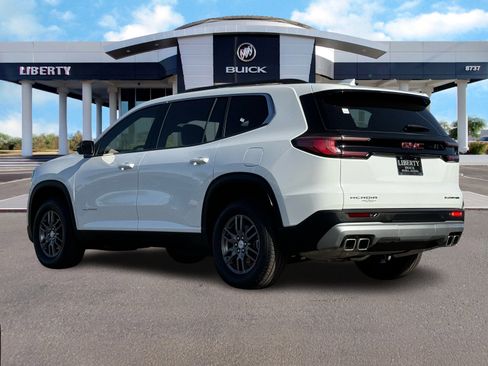 Used 2025 GMC Acadia Elevation w/ Elevation Premium Package image 6