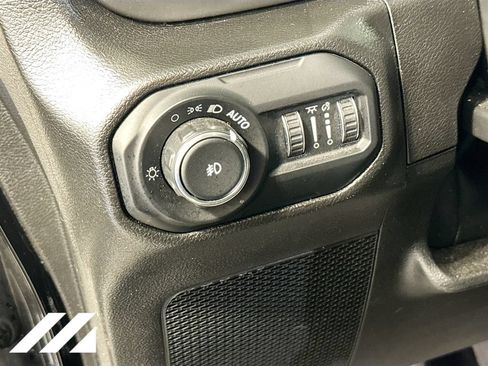 Used 2022 Jeep Wrangler Unlimited Sport AWD/4WD image 9