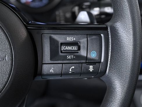 Used 2023 Nissan Rogue SV image 14