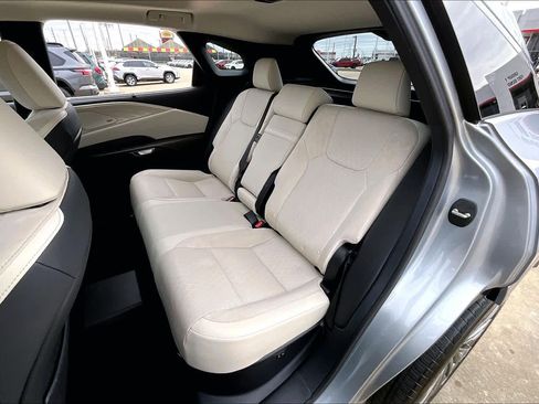 Certified 2025 Lexus RX 450h Luxury w/ Convenience Package image 38