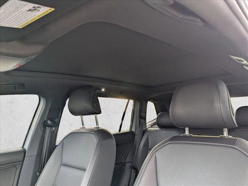 Used 2021 Volkswagen Tiguan SE R-Line image 18