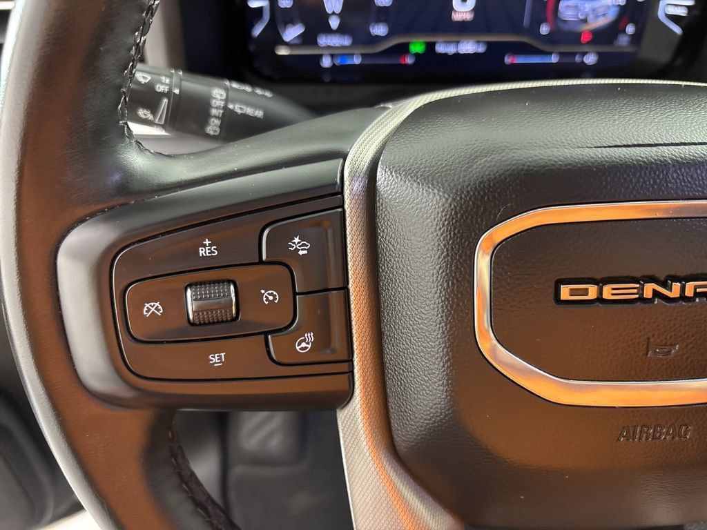 Used 2024 GMC Yukon XL Denali AWD/4WD image 32