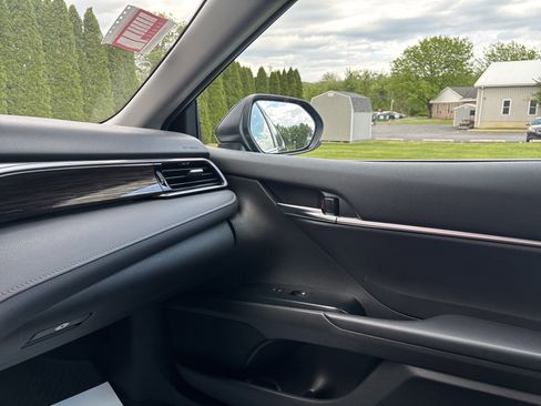 Used 2020 Toyota Camry LE FWD image 23