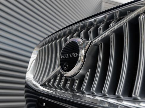 Used 2024 Volvo XC90 B6 Ultimate w/ Protection Package Premier AWD/4WD image 40