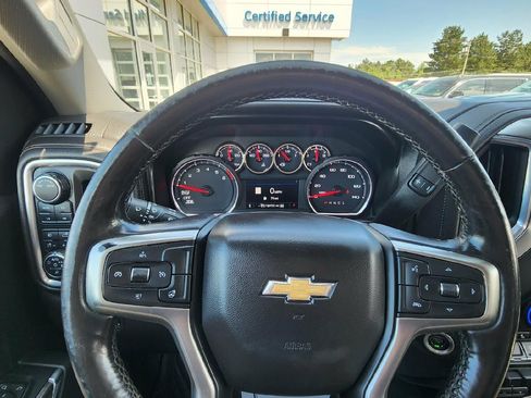 Used 2020 Chevrolet Silverado 1500 LTZ AWD/4WD image 12