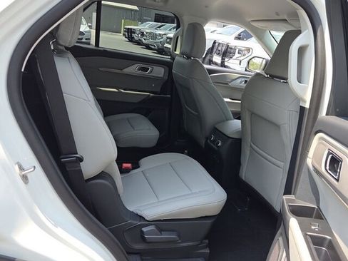 New 2026 Ford Explorer Active w/ Active Comfort Package RWD image 17
