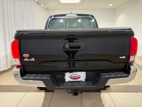 Used 2019 Toyota Tacoma SR5 image 4