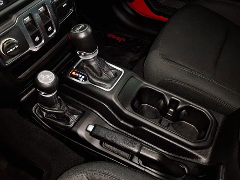 Used 2018 Jeep Wrangler Sport AWD/4WD image 21