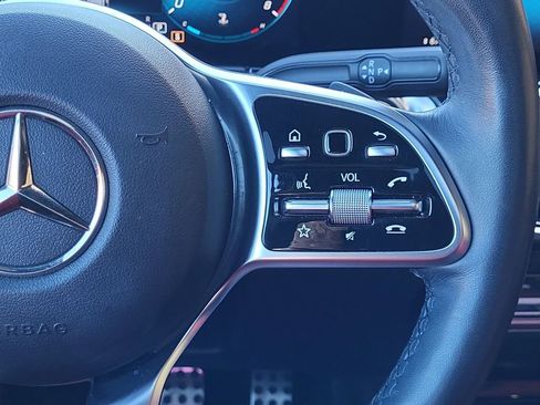 Certified 2022 Mercedes-Benz GLB 250 4MATIC image 27