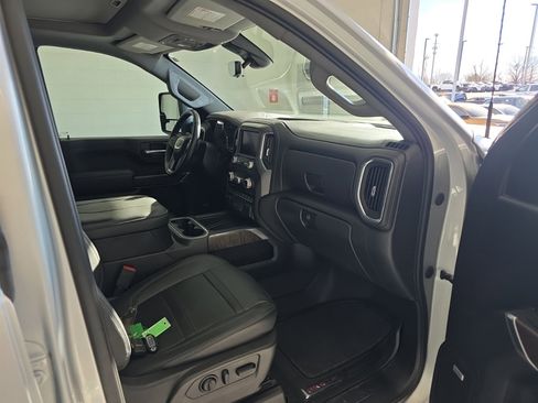 Used 2023 GMC Sierra 2500 Denali w/ Denali Ultimate Package image 9
