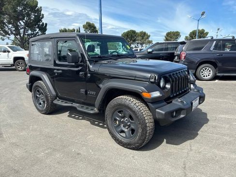Used 2022 Jeep Wrangler Sport AWD/4WD image 2